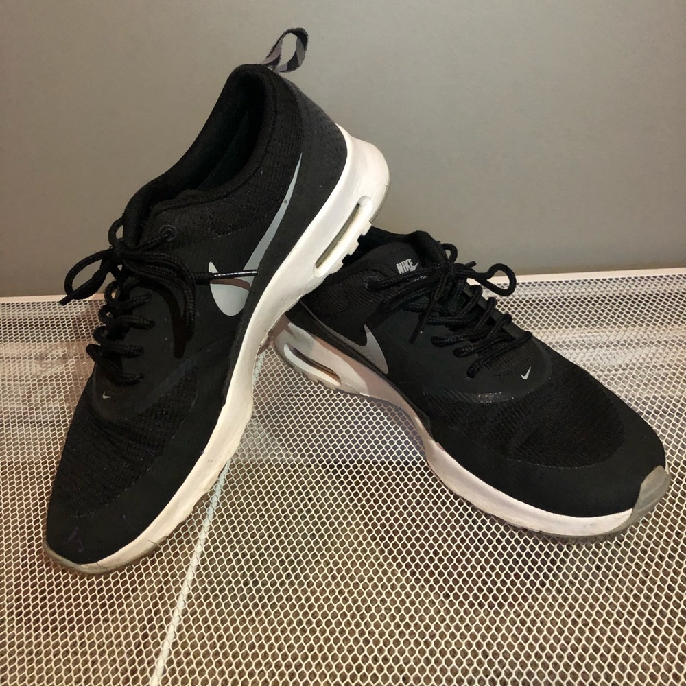 Black Nike Air Max Thea